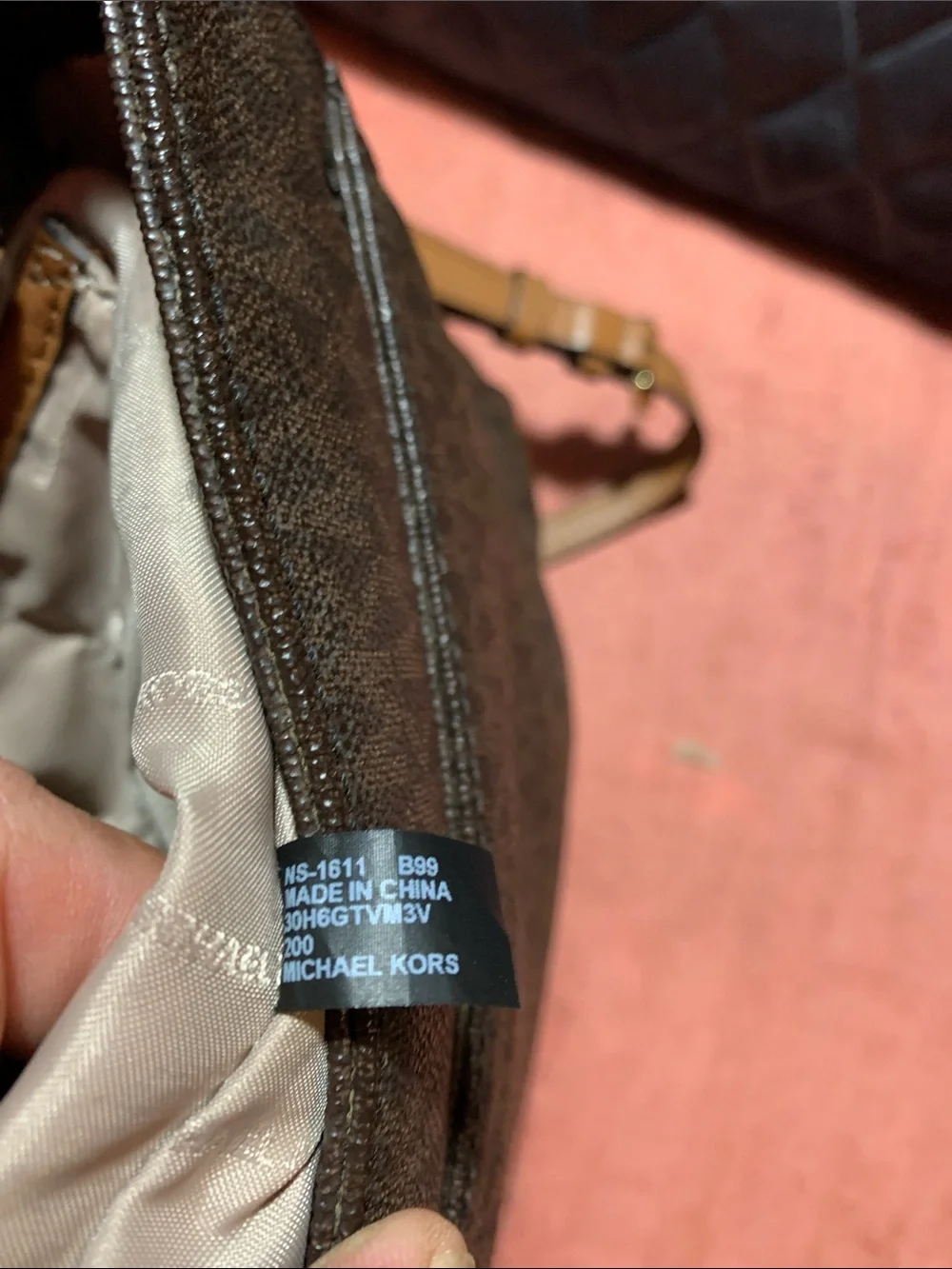 Michael Kors jet set travel large messenger bag